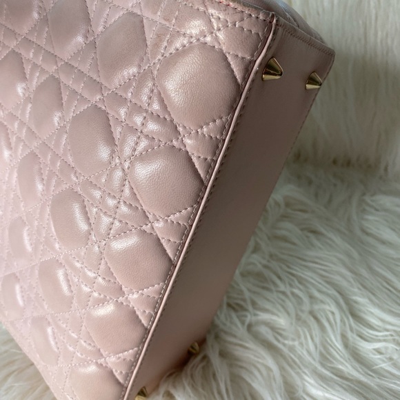 Lady Dior handbag - Picture 6 of 17